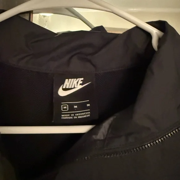 Nike Black Windbreaker Jacket - Picture 2 of 3
